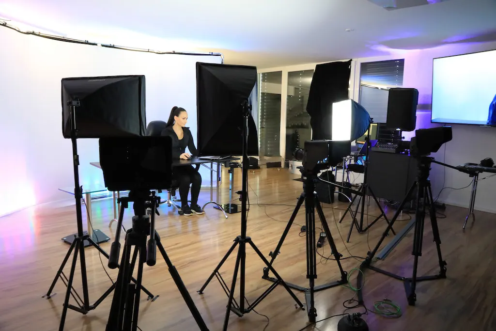 Daniela Isik Produktion Fernstudiengänge Onlinekurse